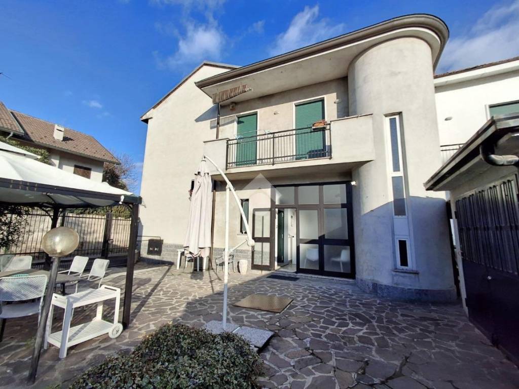 Casa indipendente a Carate brianza in Via Cimabue, 1 - Foto 2