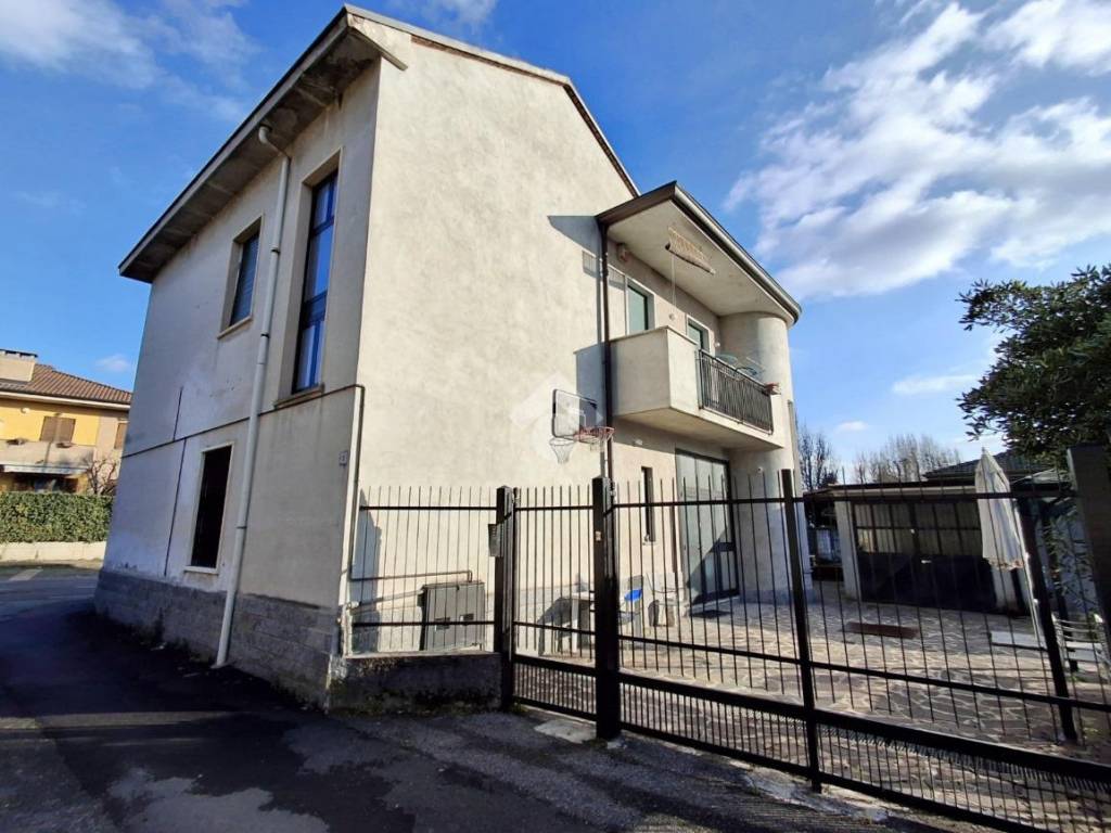 Casa indipendente a Carate brianza in Via Cimabue, 1 - Foto 3