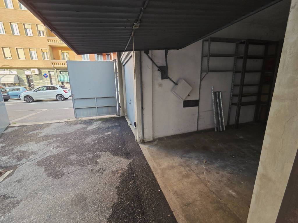 Box / garage a Torino in Via Vincenzo Lancia, 81 - Foto 5