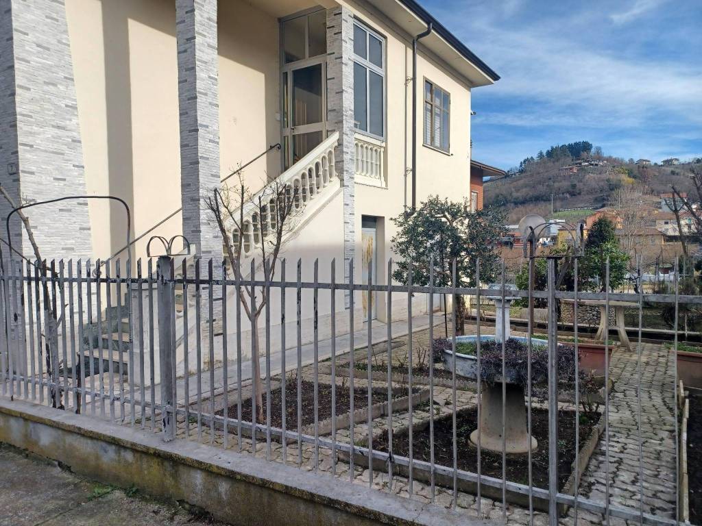 Villa a Alba in Corso Cortemilia - Foto 3