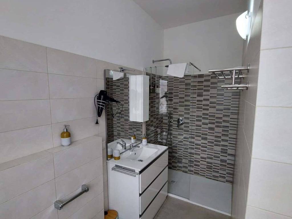 Appartamento a Como in Via Bellinzona - Foto 3