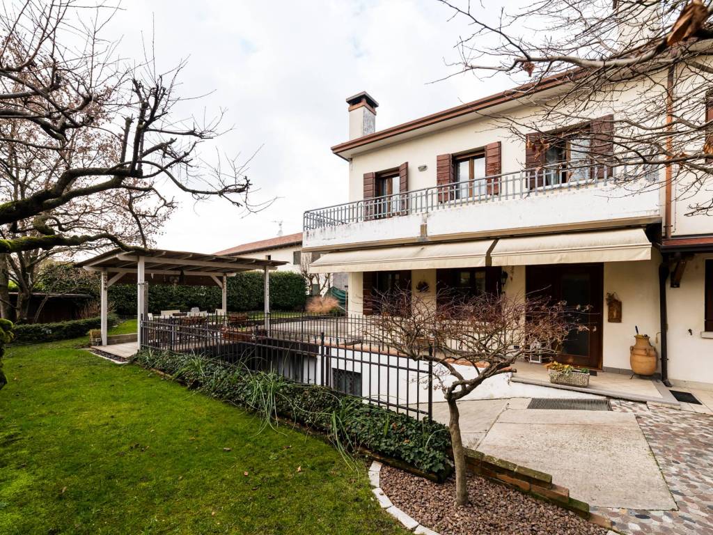 Villa a Castelfranco veneto in Via Molino di Ferro - Foto 2