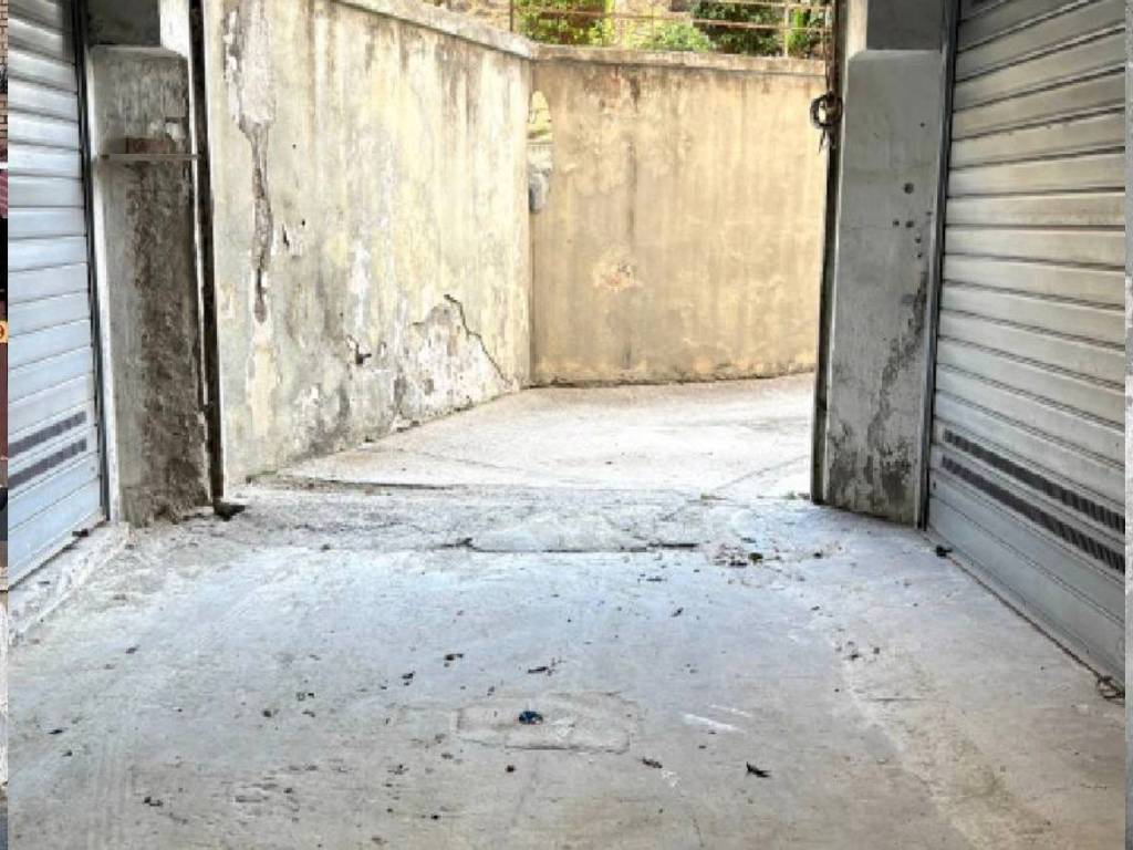 Box / garage a Portici in Corso Giuseppe Garibaldi, 269 - Foto 2
