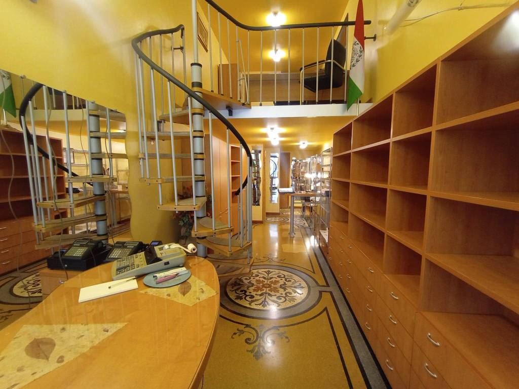 Immobile a Torino in Via Cernaia, 6 - Foto 2
