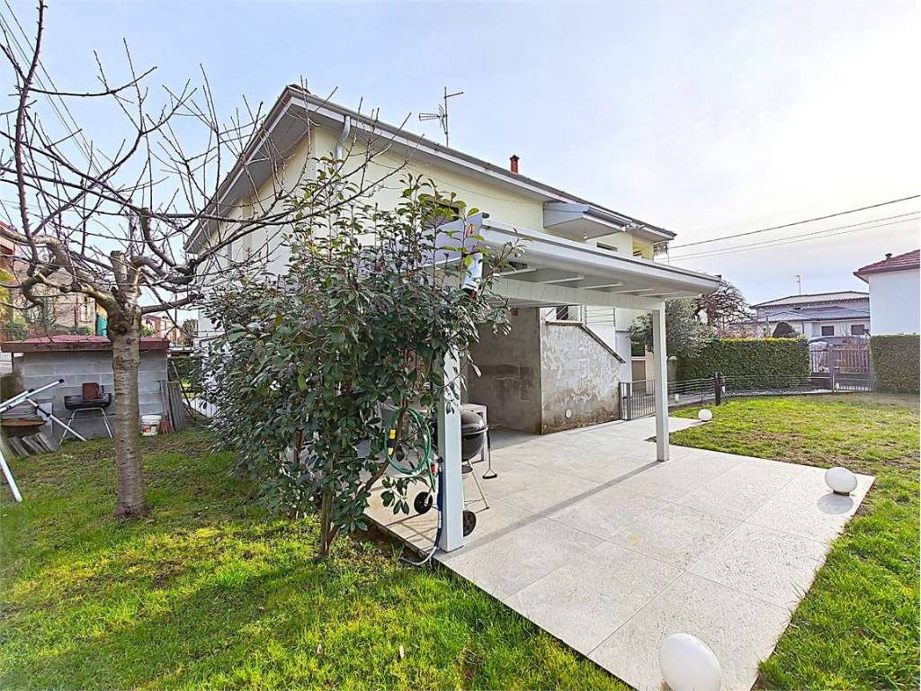 Casa indipendente a Binago in VIA MANZONI - Foto 5