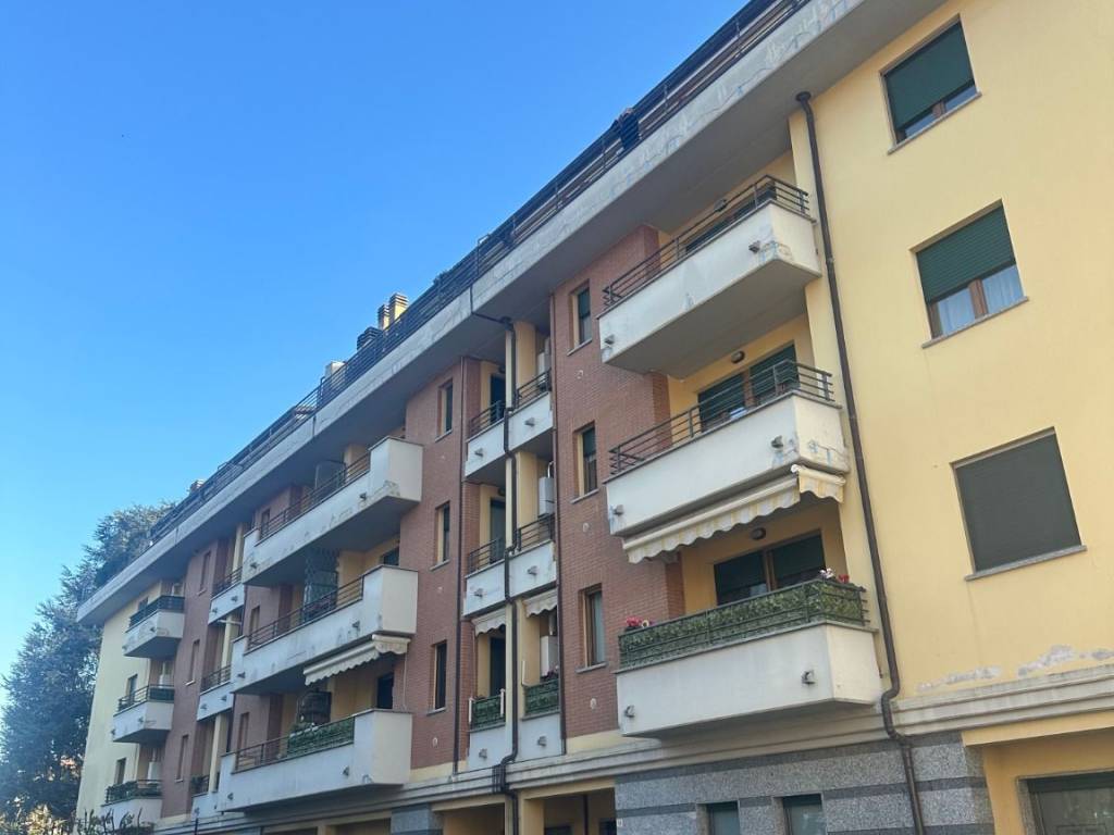 Appartamento a Seregno in Via Fratelli Bandiera - Foto 5
