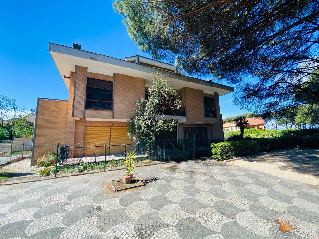 Appartamento a Grottaferrata in Via Anagnina, 136 - Foto 2