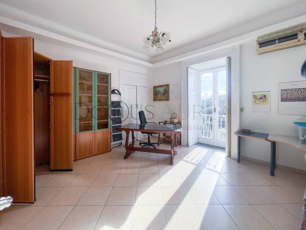Appartamento a Salerno in Piazza Matteo Luciani - Foto 3