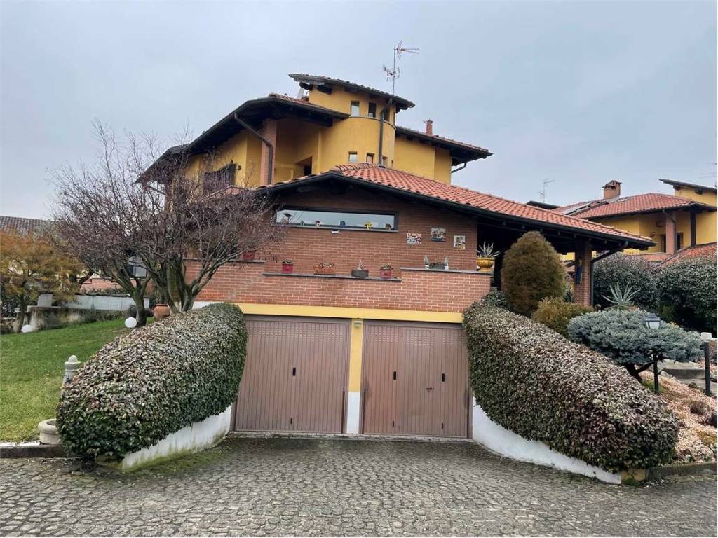 Villa a Oleggio in Via Contini - Foto 4