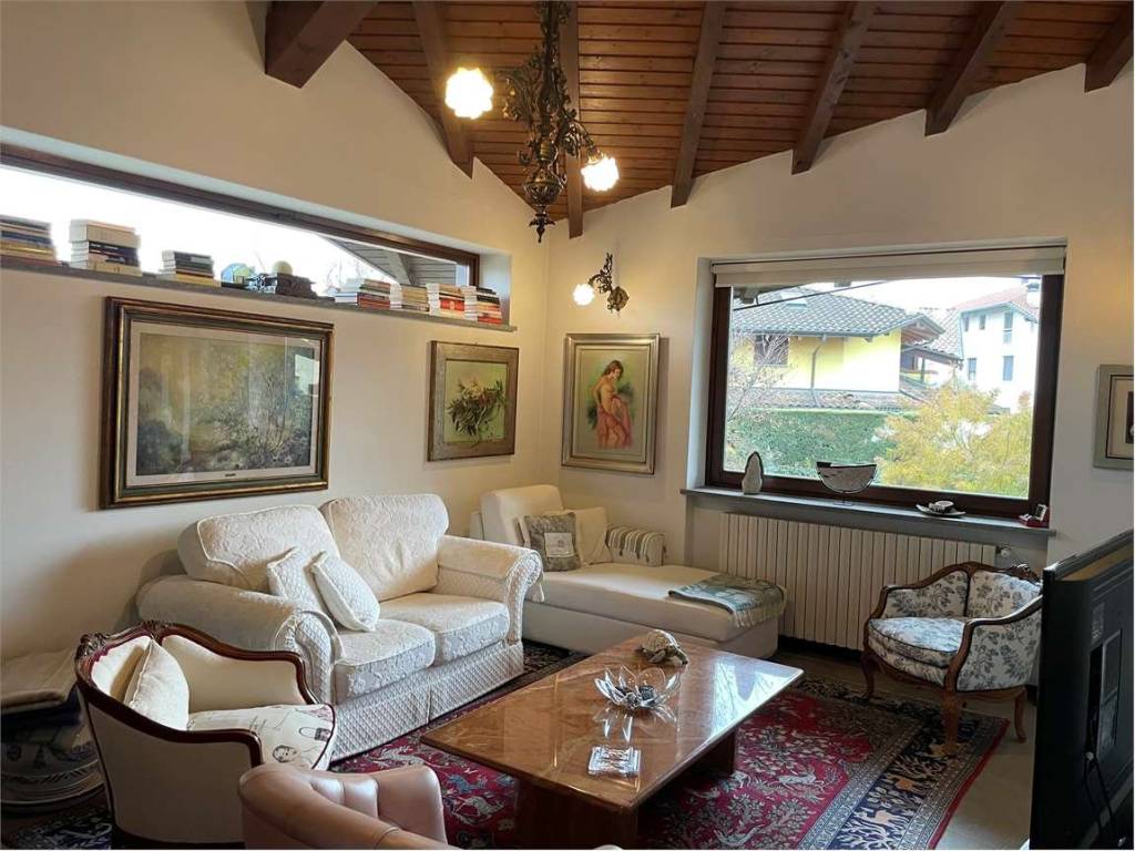 Villa a Oleggio in Via Contini - Foto 5