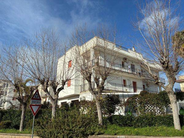 Appartamento a Ceglie messapica in Viale Aldo Moro - Foto 2