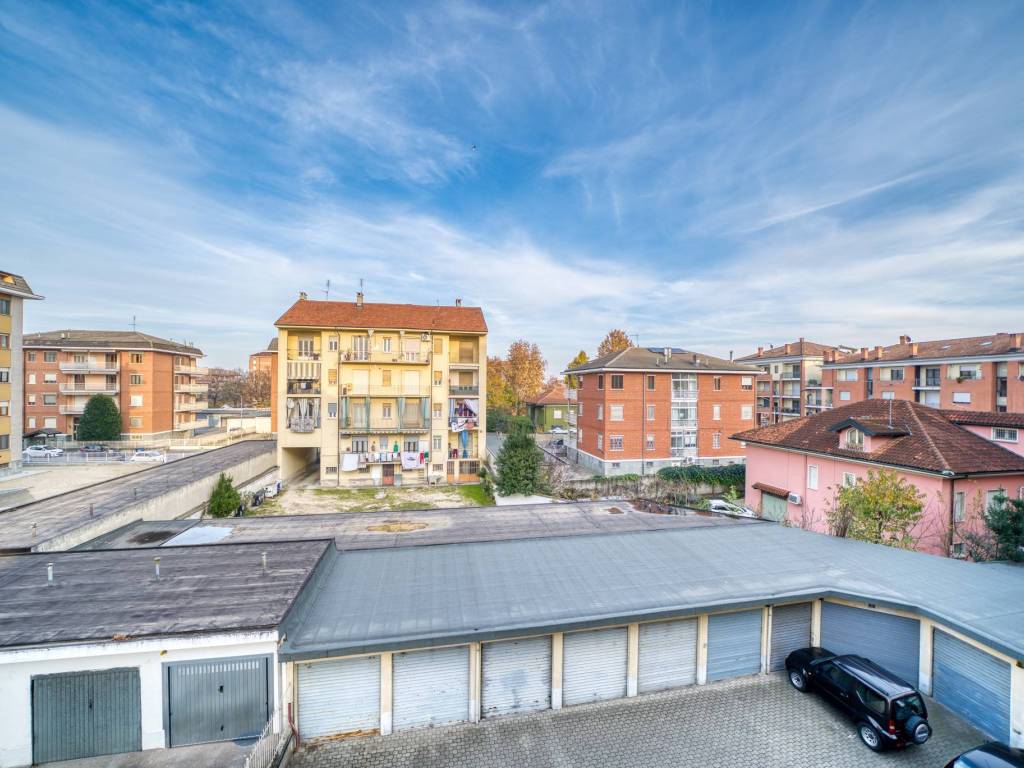 Appartamento a Carmagnola in Viale Eloisia Barbaroux, 25 - Foto 3