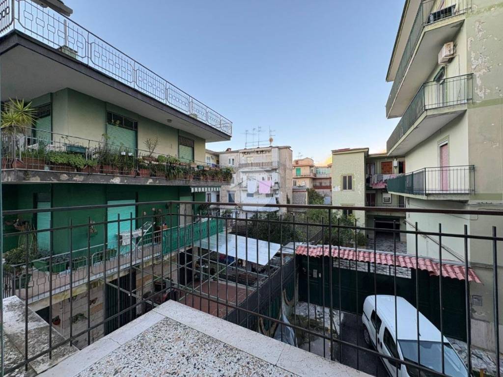 Appartamento a Napoli in Prima traversa janfolla, 19 - Foto 2