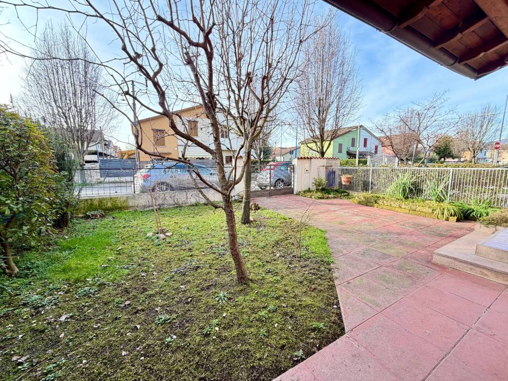 Villa a Brescia in Quartiere G. C. Abba Traversa Sesta - Foto 4