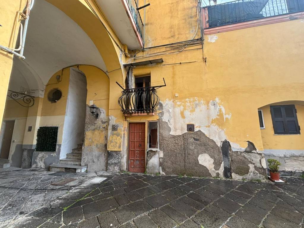 Appartamento a San giorgio a cremano in Via Enrico Pessina, 57 - Foto 4