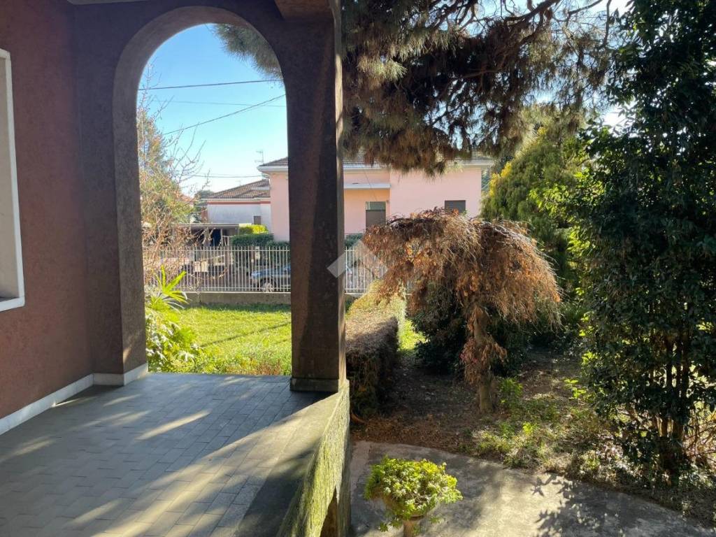 Villa a Cardano al campo in Via gramsci, 50 - Foto 4