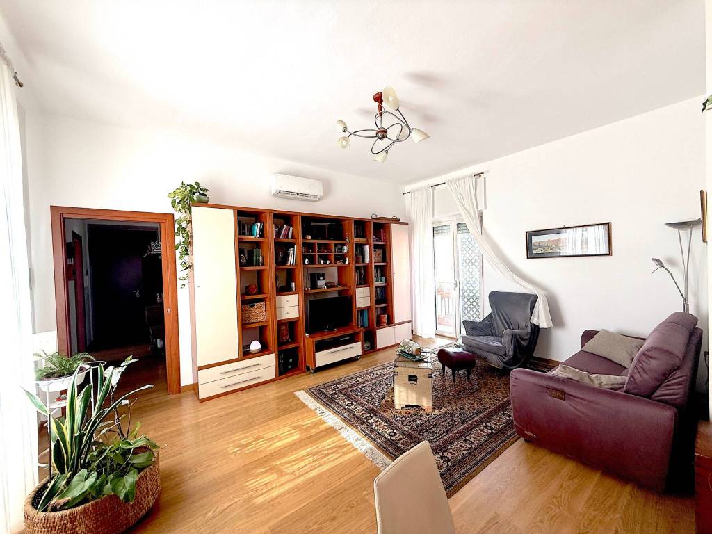 Appartamento a Cagliari in Via Nicolò Ferracciu, 2 - Foto 2