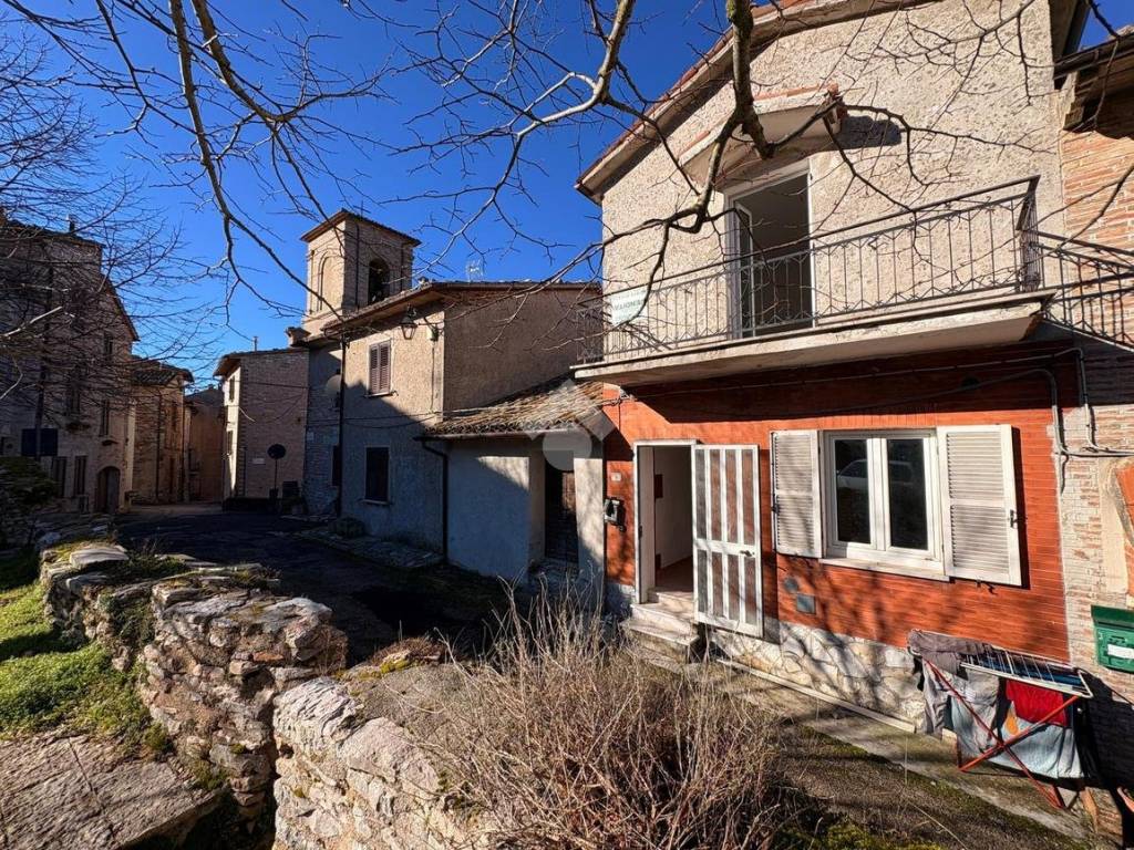 Casa indipendente a Fossato di vico in Via S. Cristoforo, 5 - Foto 2
