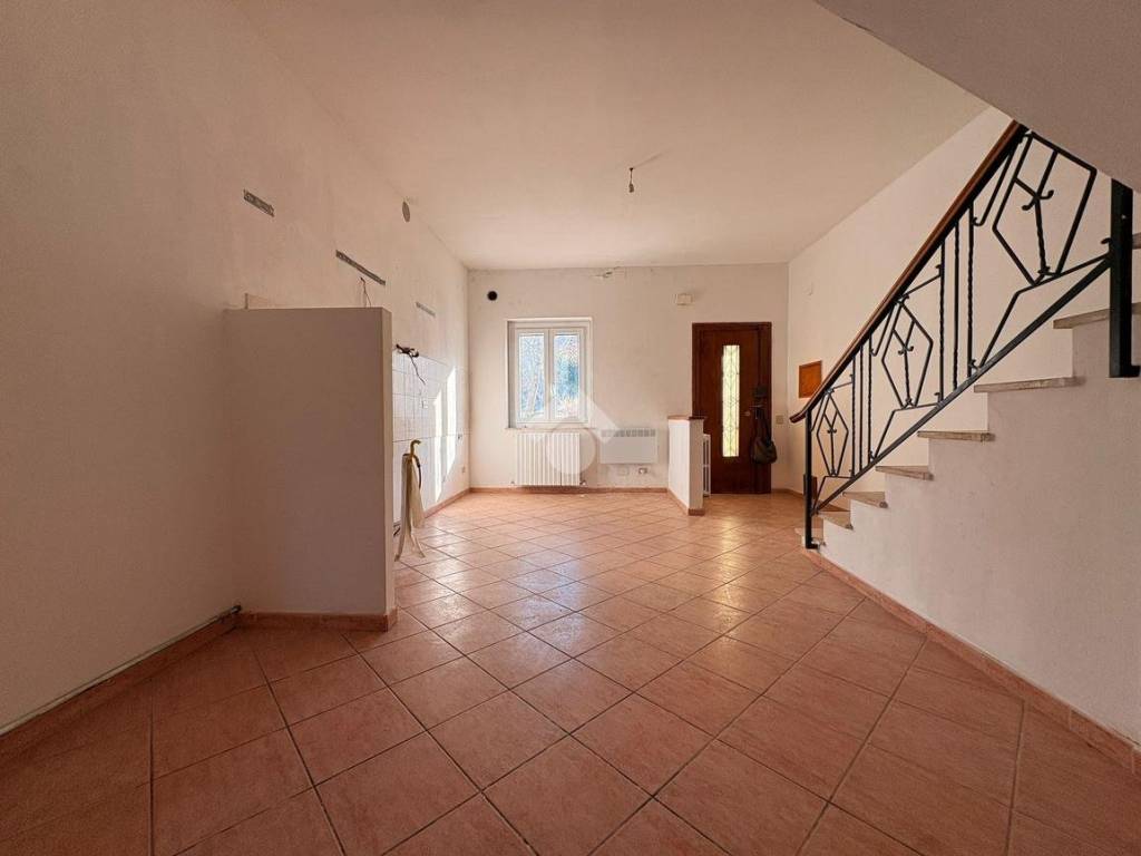 Casa indipendente a Fossato di vico in Via S. Cristoforo, 5 - Foto 3