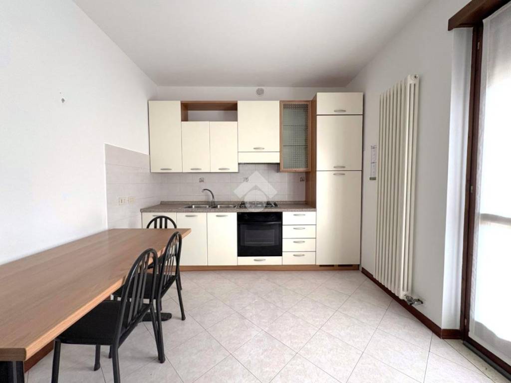 Appartamento a Montecchio maggiore in Via G. Verdi, 19 - Foto 2