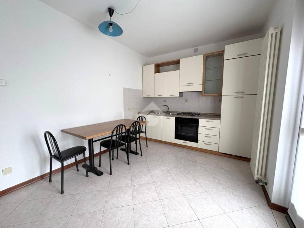 Appartamento a Montecchio maggiore in Via G. Verdi, 19 - Foto 3
