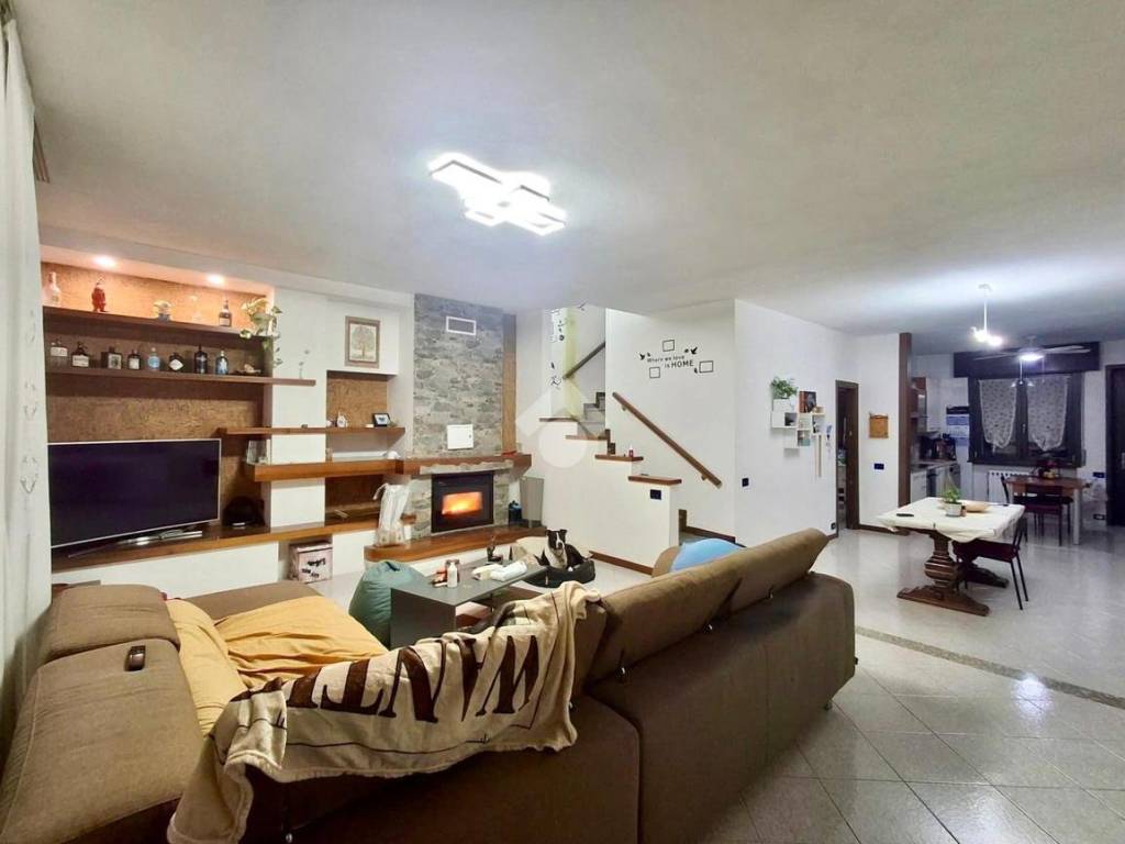 Villa a Caorso in Via Don Bergamaschi, 15 - Foto 2