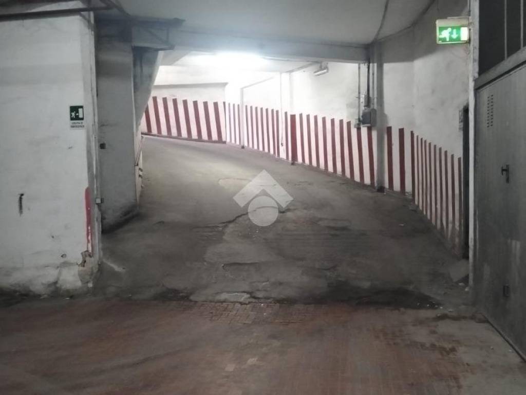 Box / garage a Avellino in VIA Carlo Del Balzo, 23 - Foto 2