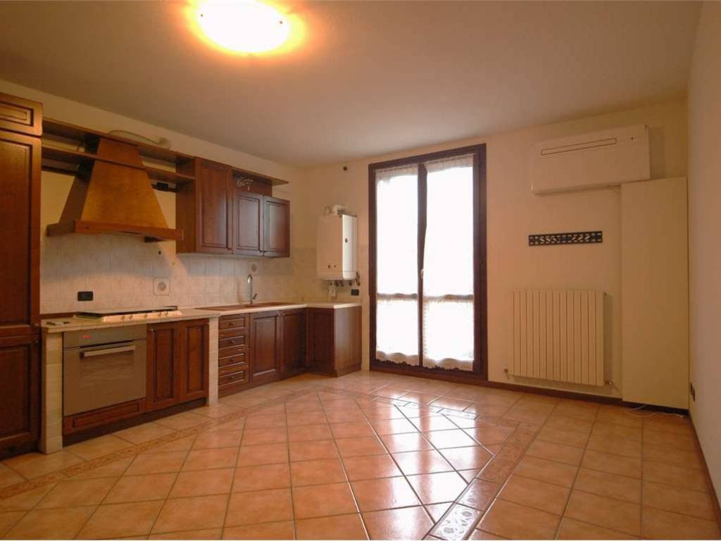 Appartamento a Castelnuovo rangone in piazza Braglia, 6 - Foto 3