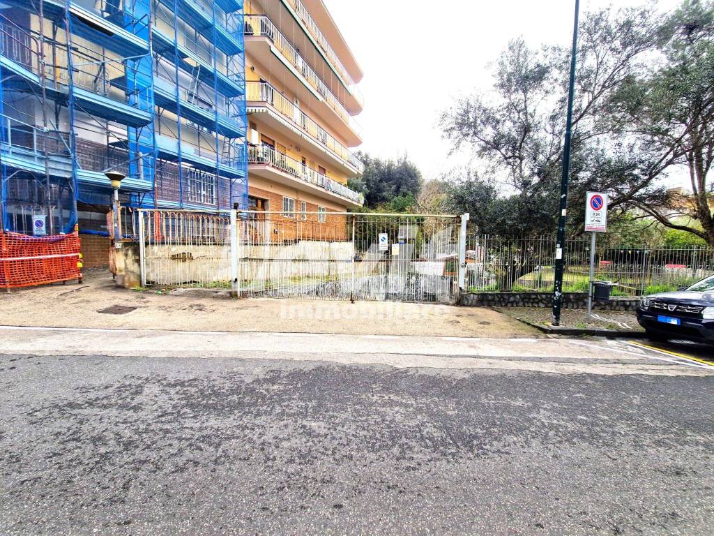 Box / garage a Portici in Viale Ascione - Foto 4