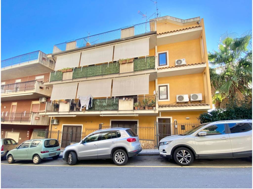 Appartamento a Giardini-naxos in Via Zara - Foto 2