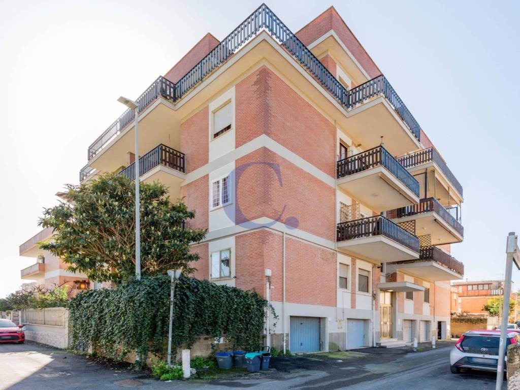 Appartamento a Fiumicino in Via Villasor, 32 - Foto 2