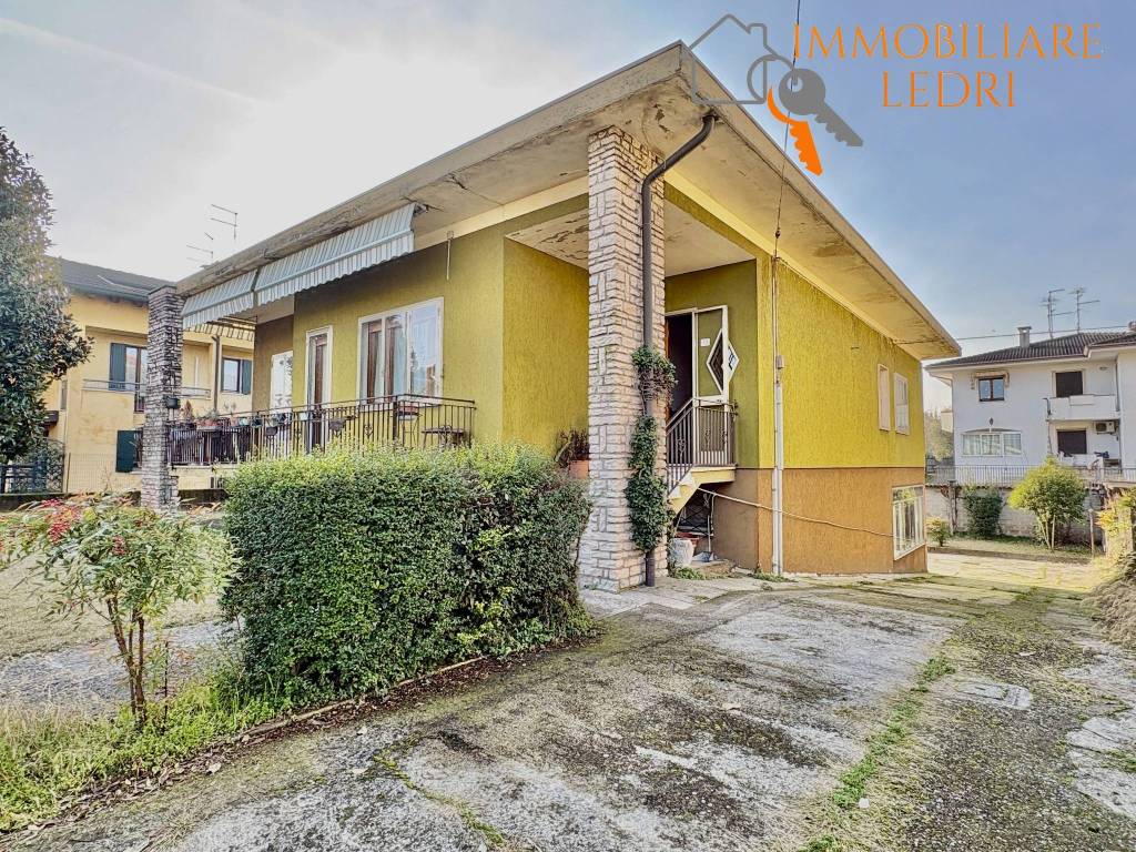 Villa a Villafranca di verona in Via dell'Esperanto - Foto 2