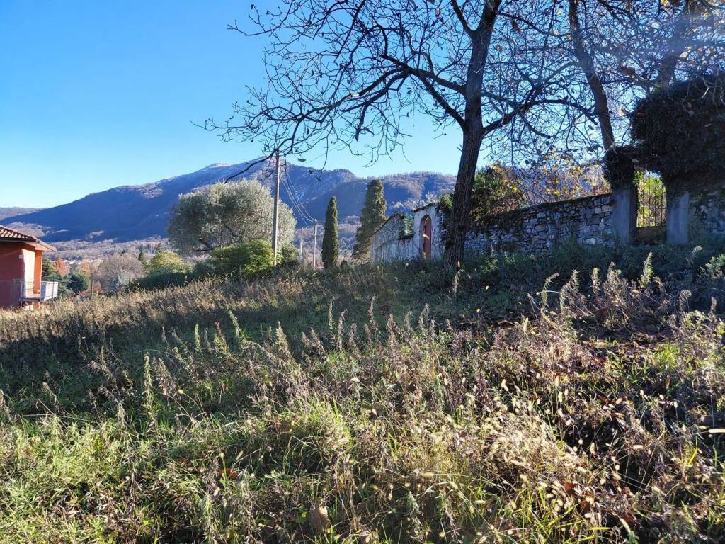 Terreno a Castelveccana in Via Galileo Galilei No Number - Foto 4