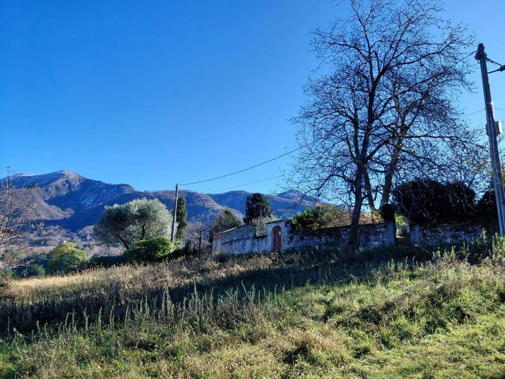 Terreno a Castelveccana in Via Galileo Galilei No Number - Foto 5