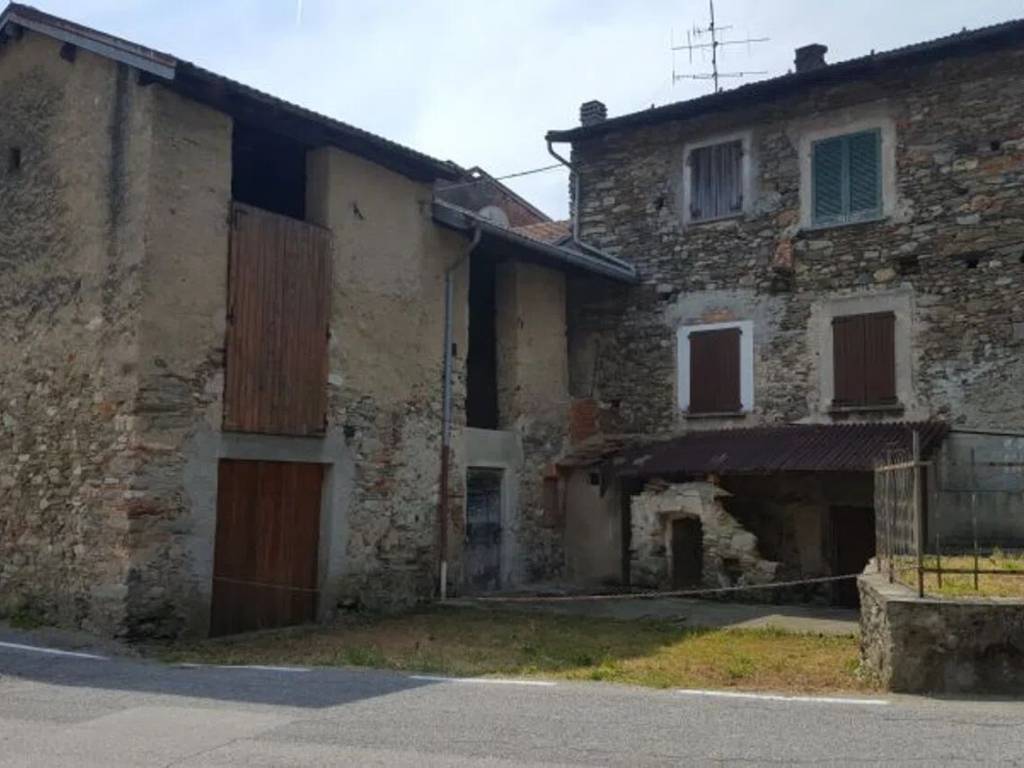 Appartamento a Luino in Via Pianazzo, 49 - Foto 2
