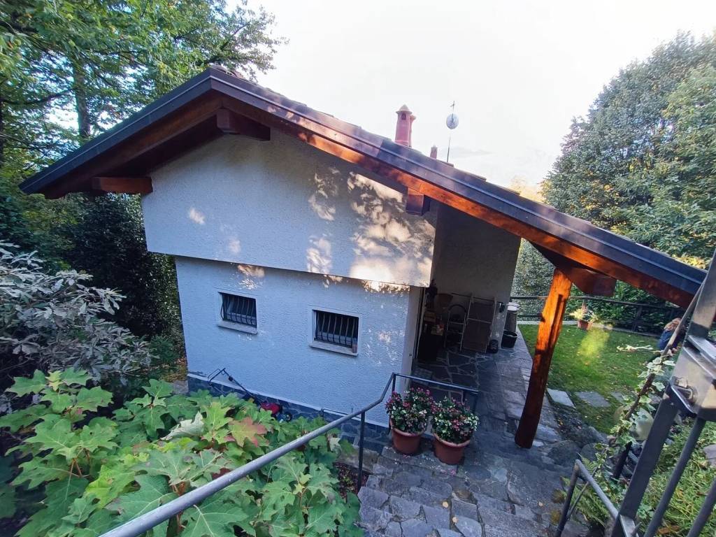 Villa a Agra in Via Colmegna, 38 - Foto 2