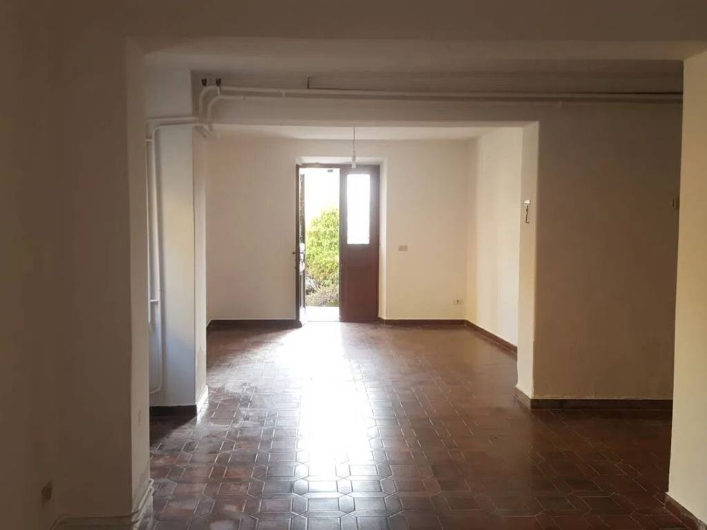 Appartamento a Luino in Via Bonga, 9 - Foto 4