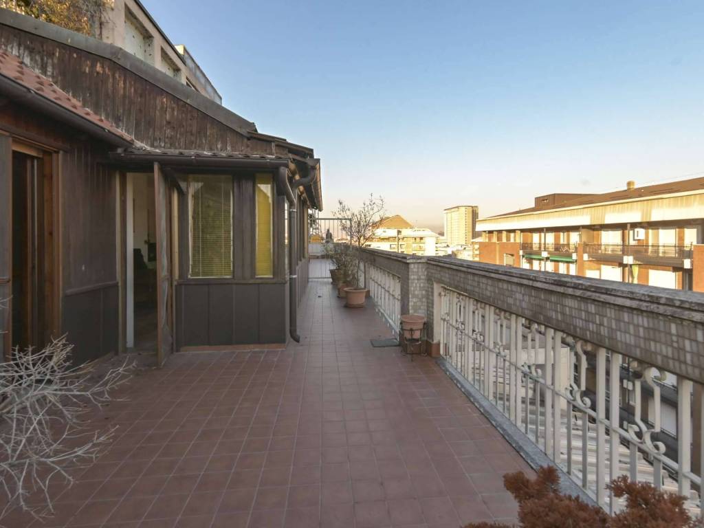 Attico / mansarda a Torino in via Ventimiglia - Foto 2