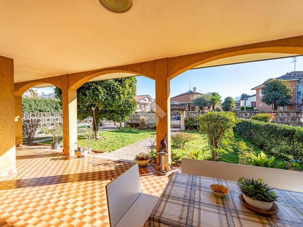 Villa a Lainate in Via Nino Bixio, 17 - Foto 2
