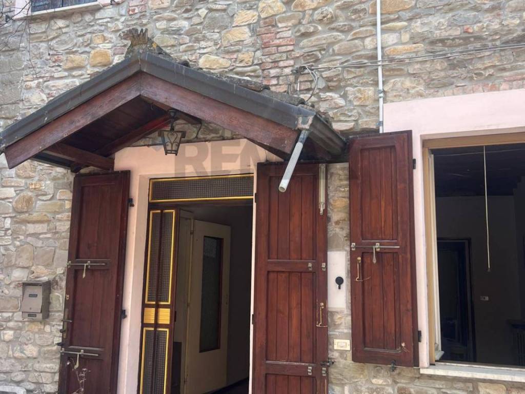 Casa indipendente a Varano de' melegari in LOCALITA' PECORINI, 1 - Foto 2