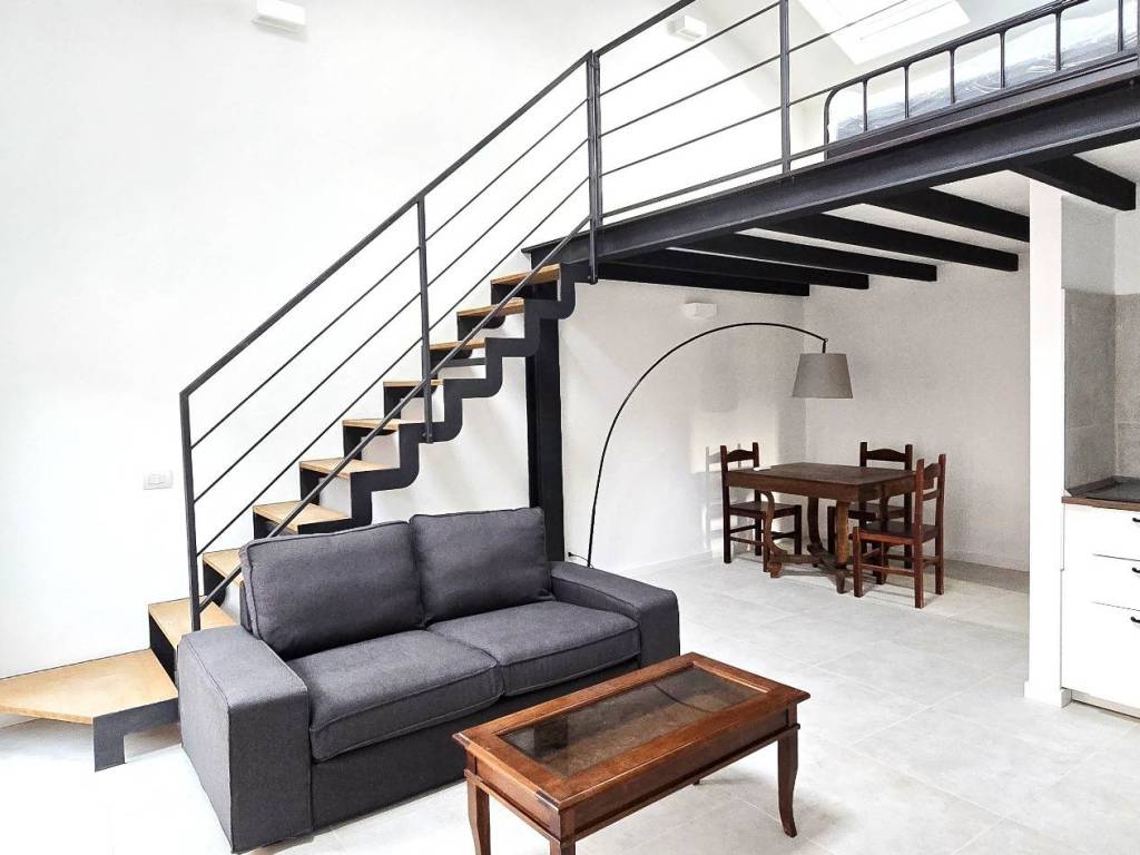 Appartamento a Angera in Via Mario Greppi - Foto 2