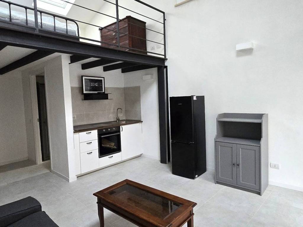 Appartamento a Angera in Via Mario Greppi - Foto 3