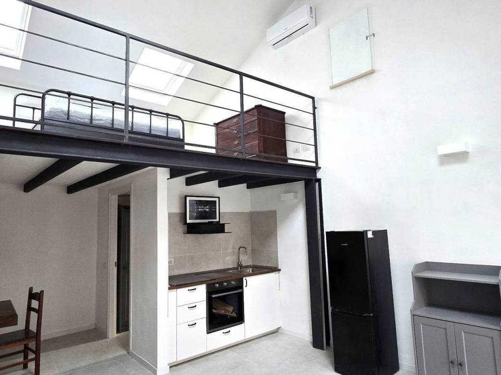 Appartamento a Angera in Via Mario Greppi - Foto 4