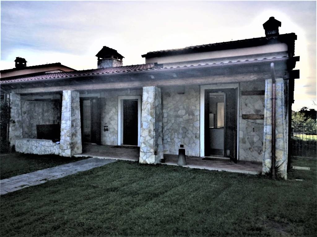 Villa a Fiumicino in Via del Fontanile di Mezzaluna, 281 - Foto 3