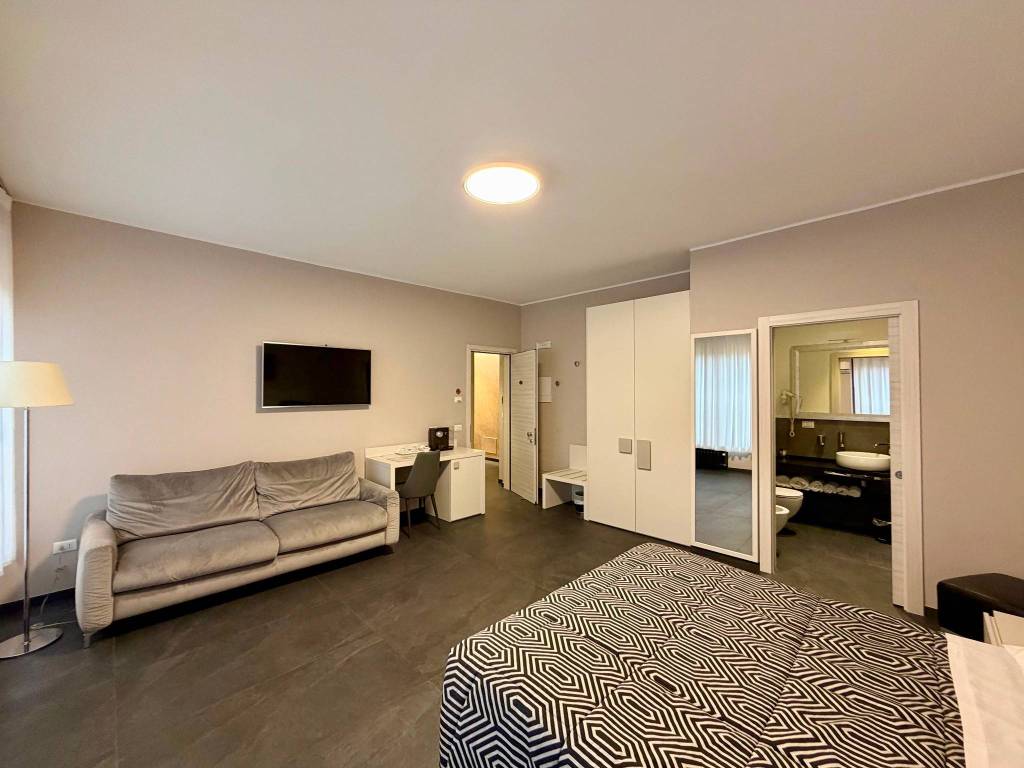 Appartamento a Verona in Via dei Mutilati, 3 - Foto 2