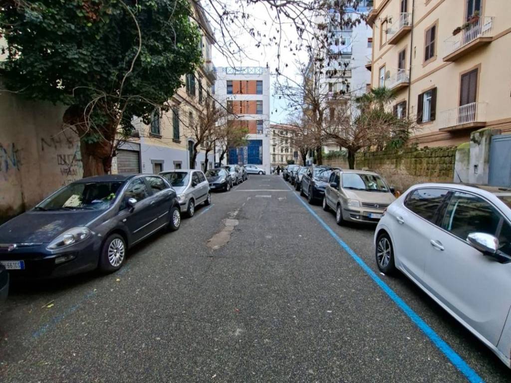 Appartamento a Napoli in Via Edoardo Dalbono - Foto 2