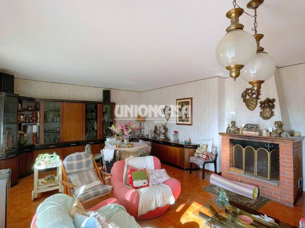 Appartamento a Olgiate comasco in Via Vincenzo Bellini - Foto 5