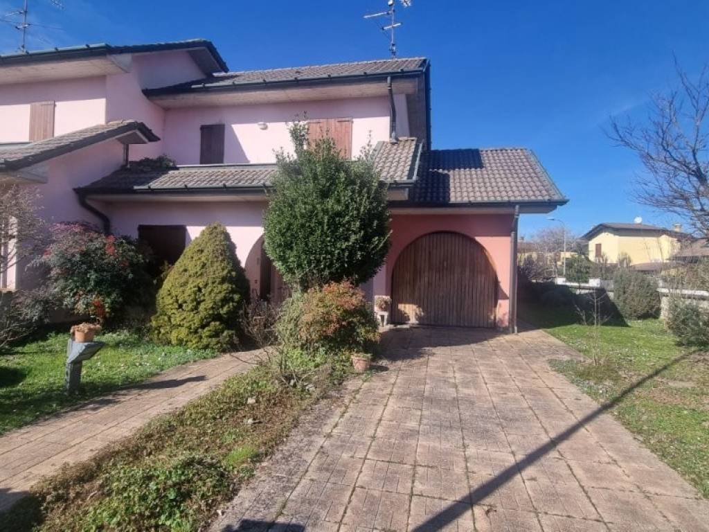 Villa a San bassano in Via Donatori del Sangue, 19 - Foto 4