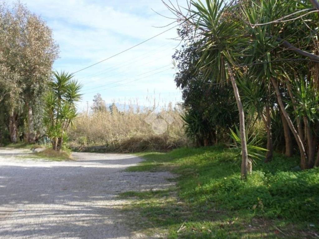 Terreno a Battipaglia in Via Lido Lago - Foto 2