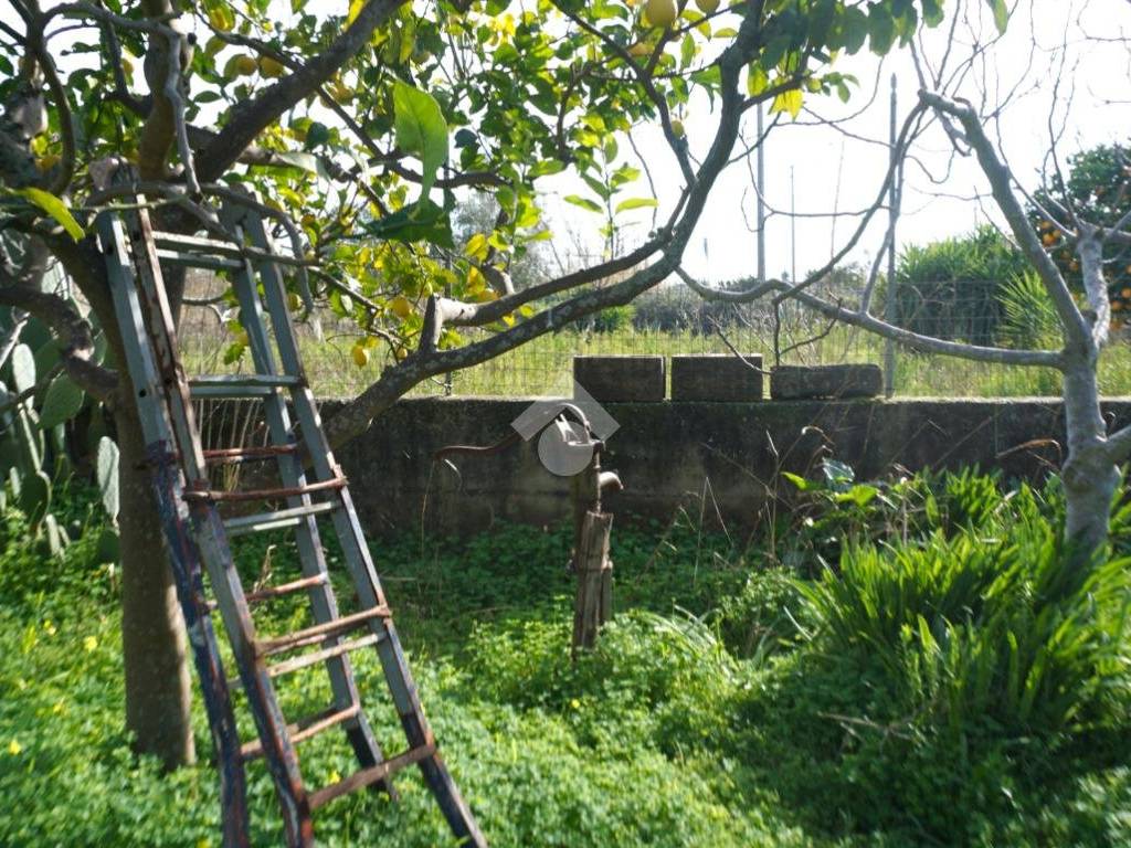 Terreno a Battipaglia in Via Lido Lago - Foto 4